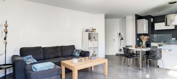 3 bedrooms Apartment in Fontenay-le-Fleury, France No. 318247 4