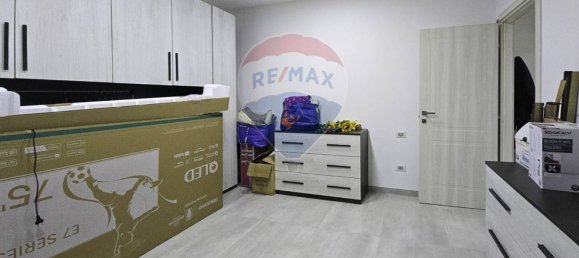 4 bedrooms Apartment in Pescara, Italy No. 33789 13