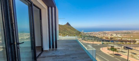 4 bedrooms House in Adeje, Spain No. 92727 7