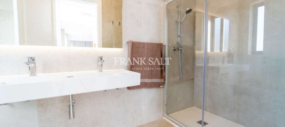 3 bedrooms Penthouse in Sliema, Malta No. 7717 24