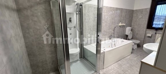 2 bedrooms Apartment in Malnate, Italy No. 86590 14