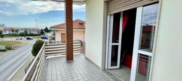 Apartamento de 3 habitaciónes en Bra, Italy No. 15811 15