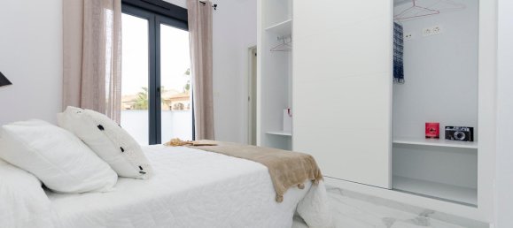 3 bedrooms Villa in Torrevieja, Spain No. 11105 23