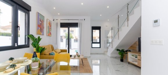 3 bedrooms Villa in Torrevieja, Spain No. 11105 7