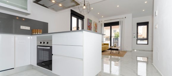 3 bedrooms Villa in Torrevieja, Spain No. 11105 10