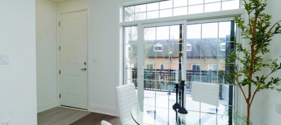 3 bedrooms House in Oakville, Canada No. 745 4