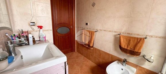 2 Schlafzimmer Wohnung in Naples, Italy, Nr. 53997 17
