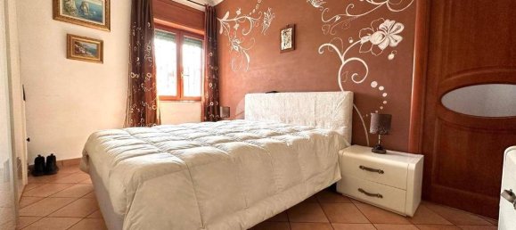 2 Schlafzimmer Wohnung in Naples, Italy, Nr. 53997 15