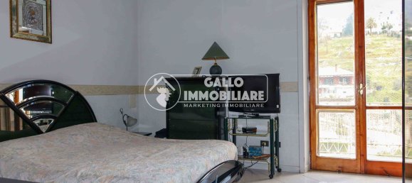 Квартира с 3 комнатами в Монтефорте Ирпино, Италия № 105497 8