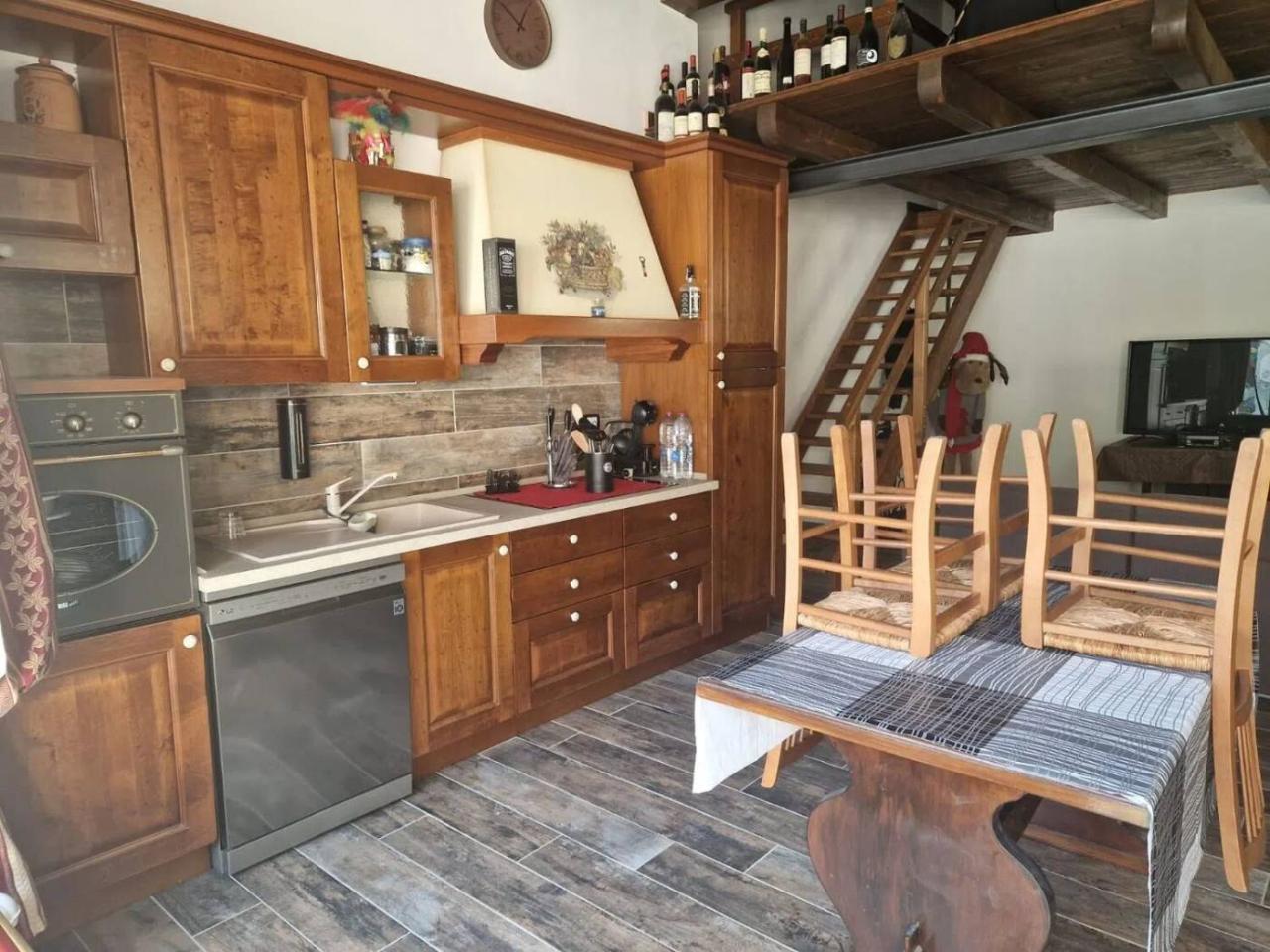 4-salle Villa à Godiasco Salice Terme, Italy No. 90189