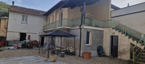 4-salle Villa à Godiasco Salice Terme, Italy No. 90189 2