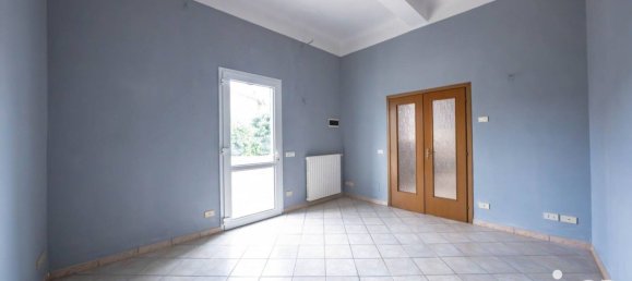 2 bedrooms House in Ferrara, Italy No. 317789 2