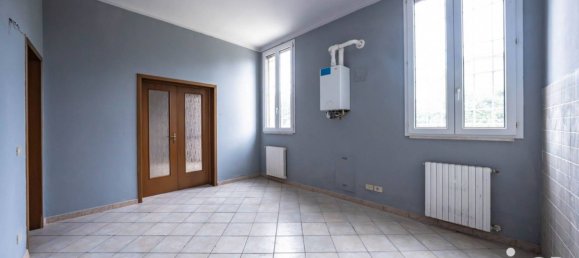 2 bedrooms House in Ferrara, Italy No. 317789 6