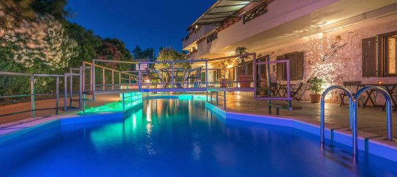 410 m² adosado en venta en Zakynthos, Ionian Islands, Peloponnese, Western Greece and the Ionian, Greece № 3239 2