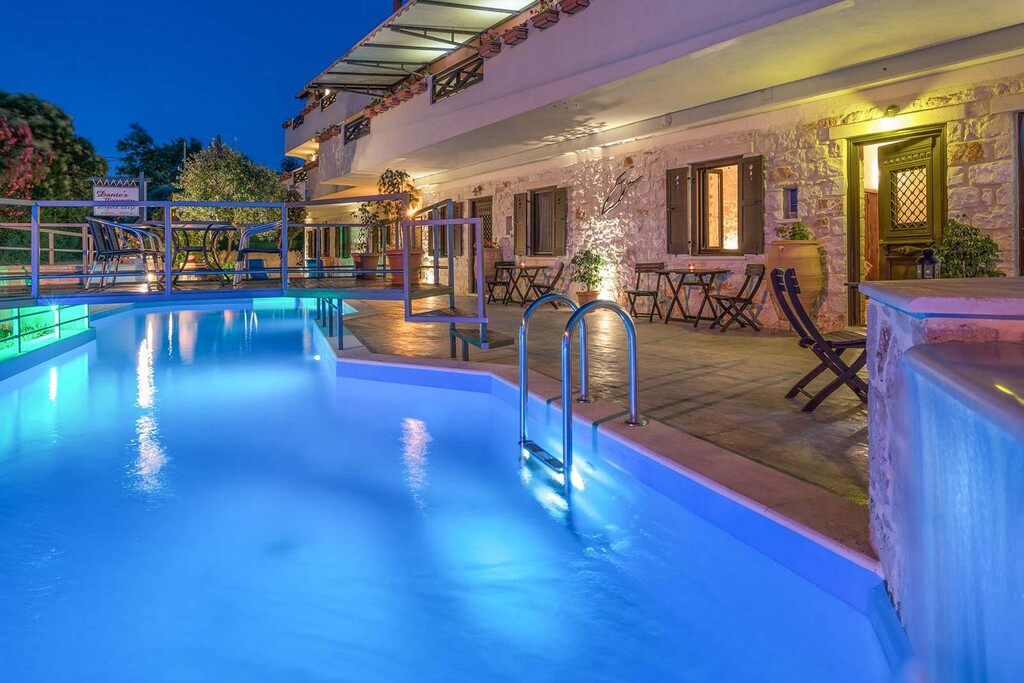 410 m² adosado en venta en Zakynthos, Ionian Islands, Peloponnese, Western Greece and the Ionian, Greece № 3239