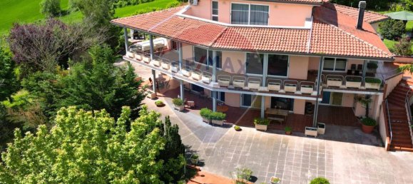 24-salle Villa à Fabriano, Italy No. 262205 9