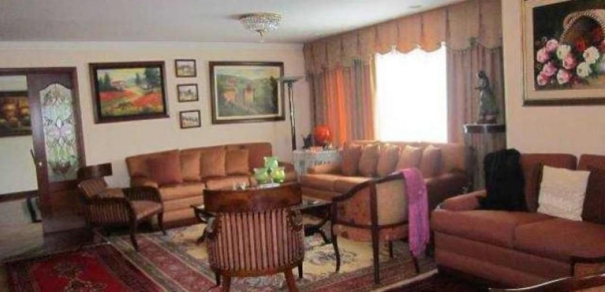 4 bedrooms House in Bogota, Colombia No. 10011