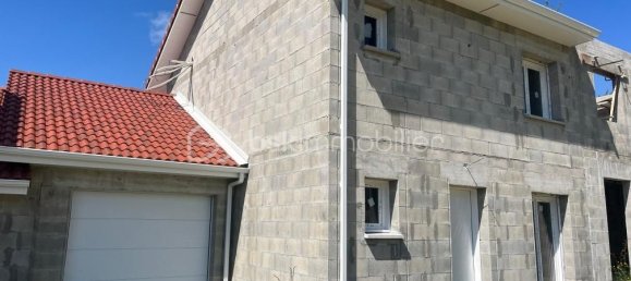 3 Schlafzimmer Haus in Bourgoin-Jallieu, France, Nr. 322453 3