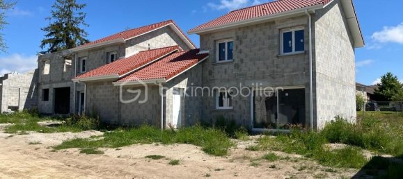 3 Schlafzimmer Haus in Bourgoin-Jallieu, France, Nr. 322453 2