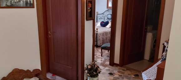 3 Schlafzimmer Wohnung in Campi Bisenzio, Italy, Nr. 337013 5