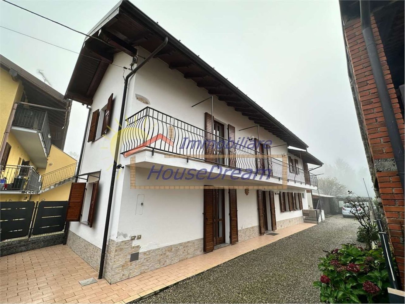 6 rooms House in Castelletto sopra Ticino, Italy No. 110430