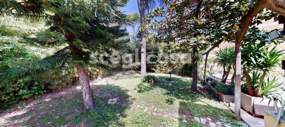 7-Zimmer Villa in Rome, Italy, Nr. 10522 44