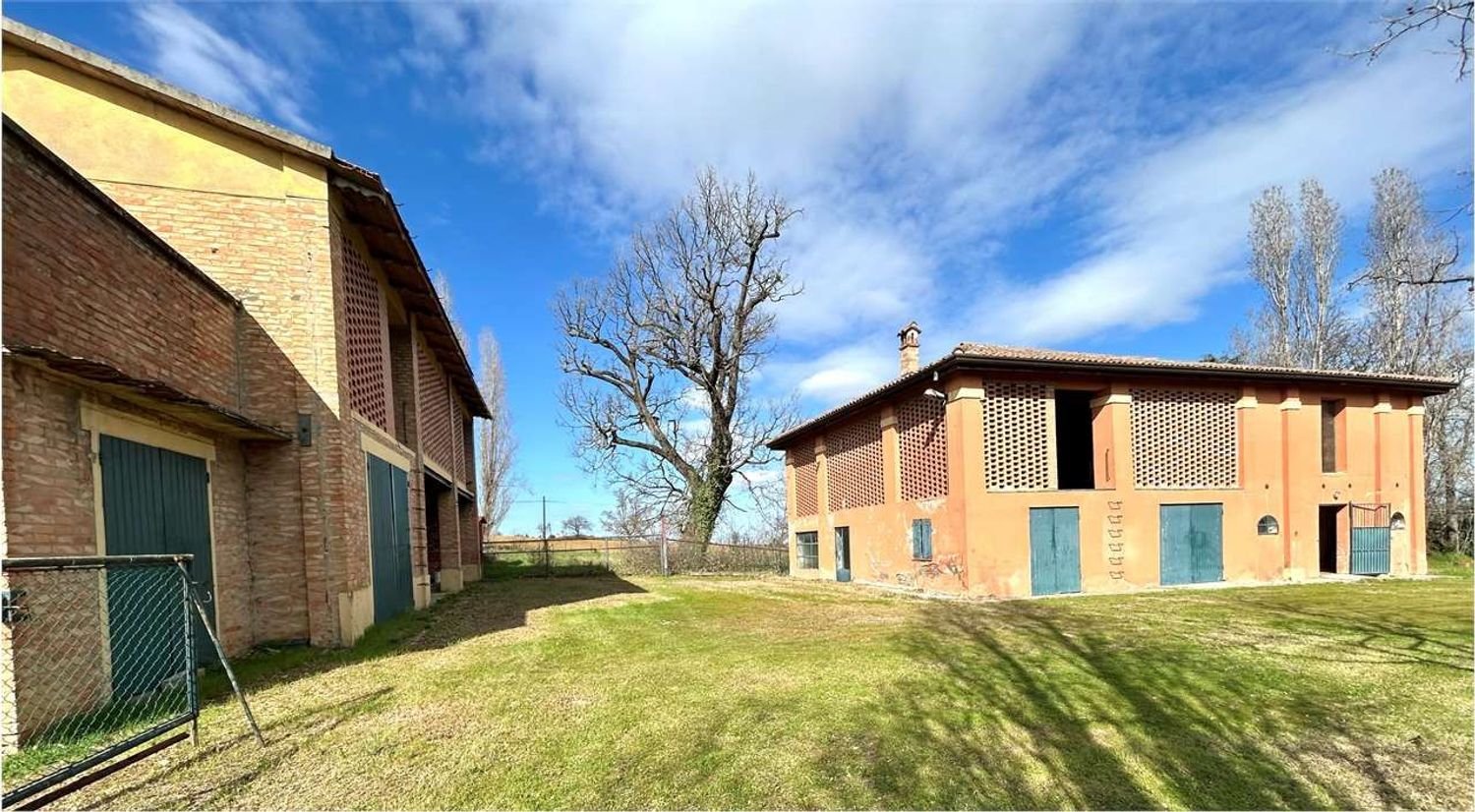 10-Zimmer Haus in Ozzano dell'Emilia, Italy, Nr. 8446