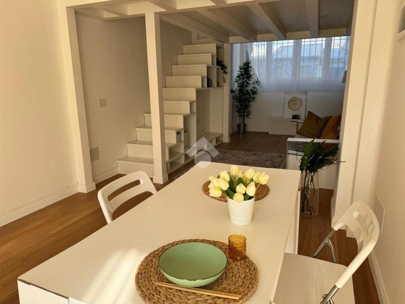 2-salle Appartement à Milan, Italy No. 241710