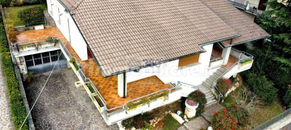 3 bedrooms Villa in Passirano, Italy No. 234731 6