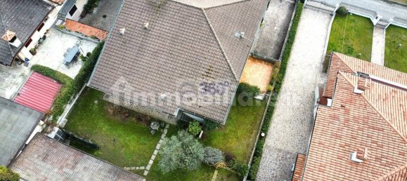 3 bedrooms Villa in Passirano, Italy No. 234731 7