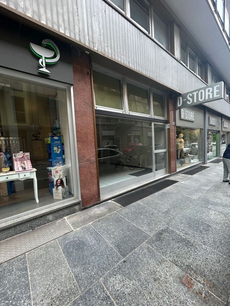 120m² Commercial property in Domodossola, Italy No. 319404