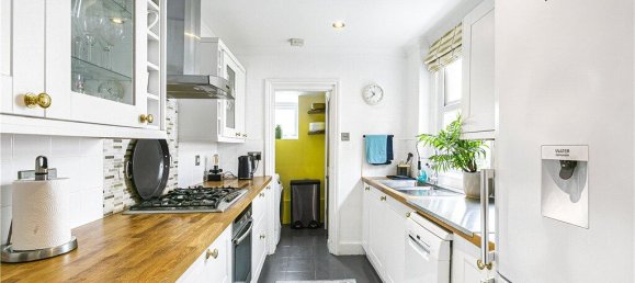 2 bedrooms House in Surrey, United Kingdom No. 8574 24