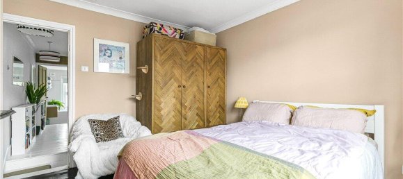 2 bedrooms House in Surrey, United Kingdom No. 8574 27