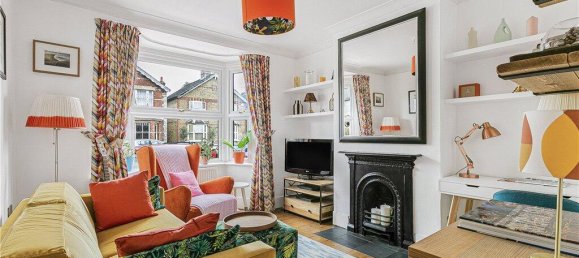 2 bedrooms House in Surrey, United Kingdom No. 8574 2