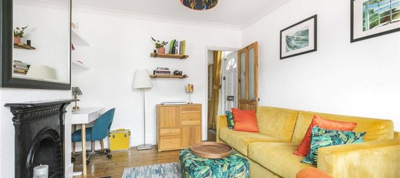 2 bedrooms House in Surrey, United Kingdom No. 8574 22