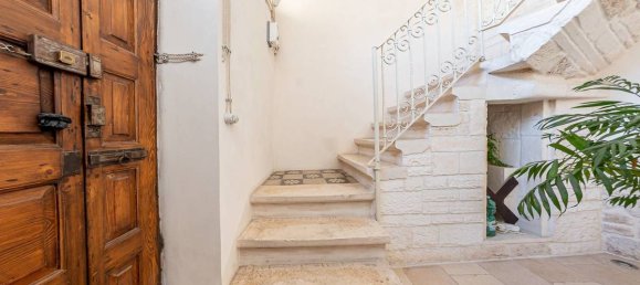 3 bedrooms Building in Martina Franca, Italy No. 329196 2