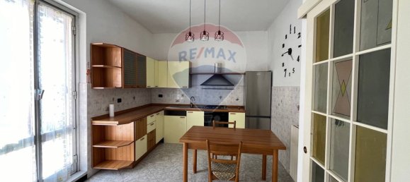 5 rooms Apartment in Genoa, Italy No. 136952 3