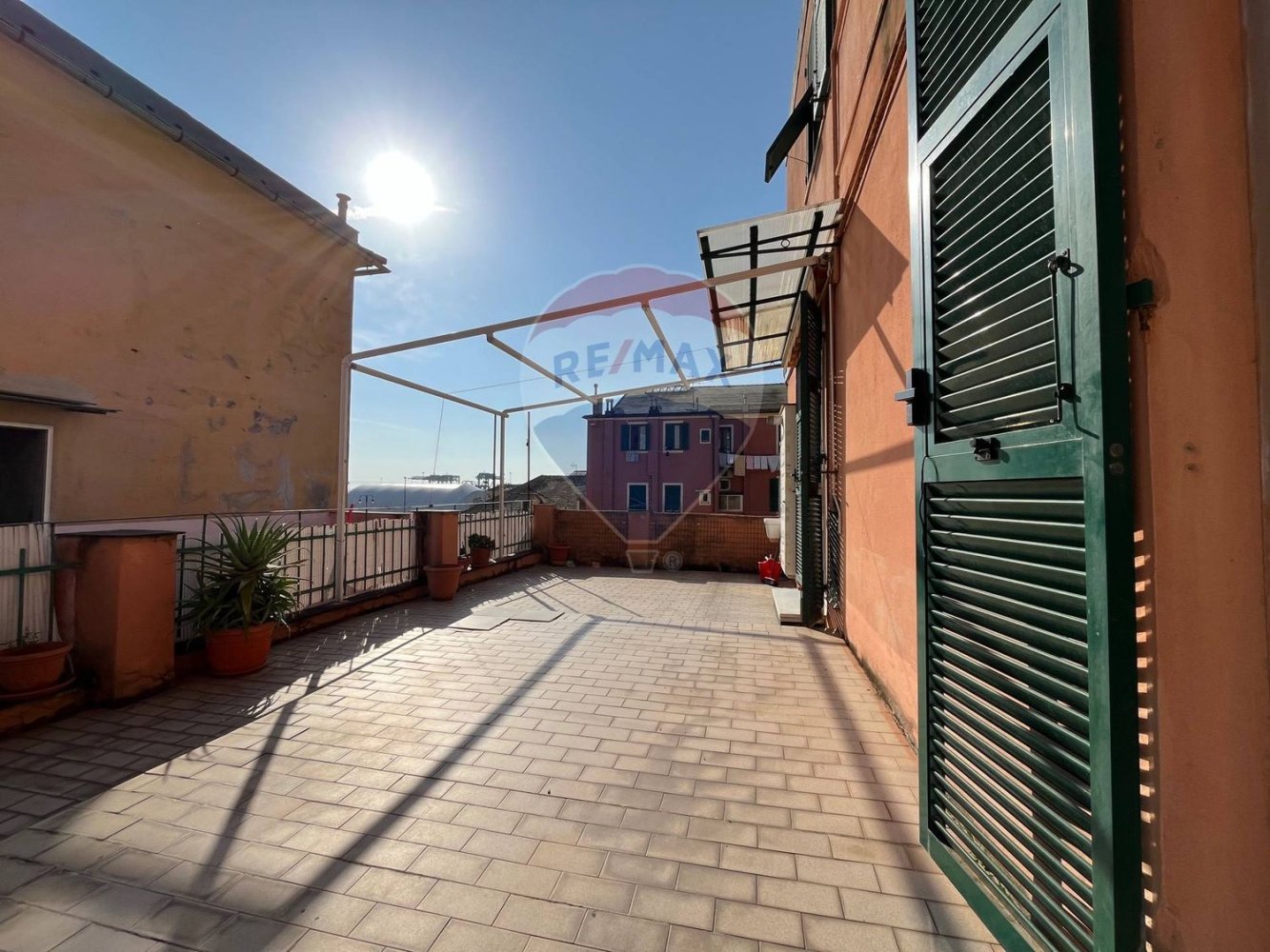 5 rooms Apartment in Genoa, Italy No. 136952