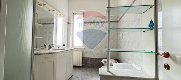 5 rooms Apartment in Genoa, Italy No. 136952 24