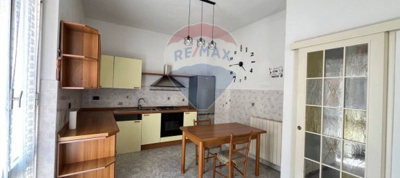 5 rooms Apartment in Genoa, Italy No. 136952 4