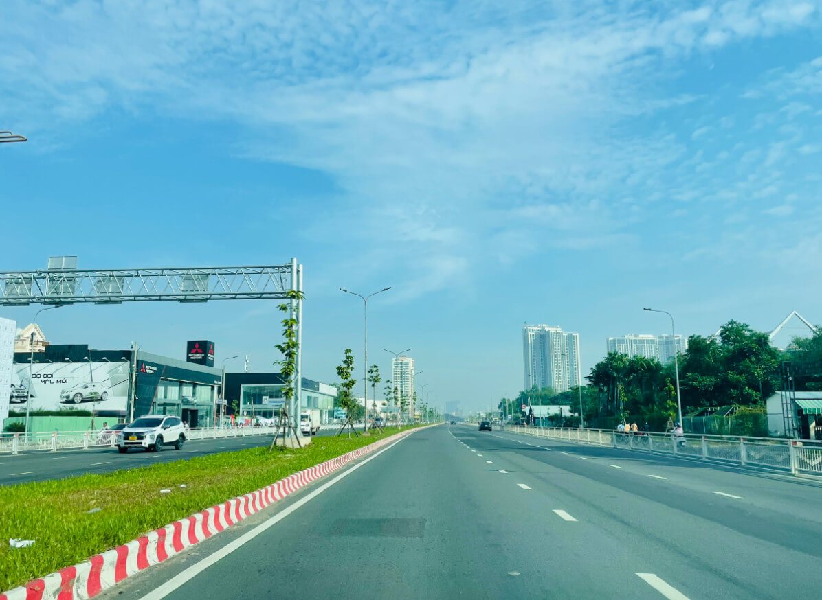 636m² House in District 7, Vietnam No. 12995