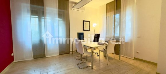 4 rooms Office in Novara, Italy No. 203193 2