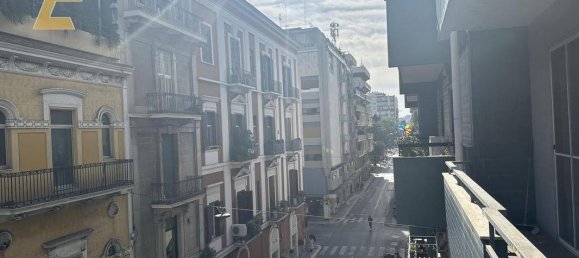 Apartamento de 4 dormitorios en Bari, Italy No. 317327 5