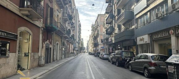 Apartamento de 4 dormitorios en Bari, Italy No. 317327 3