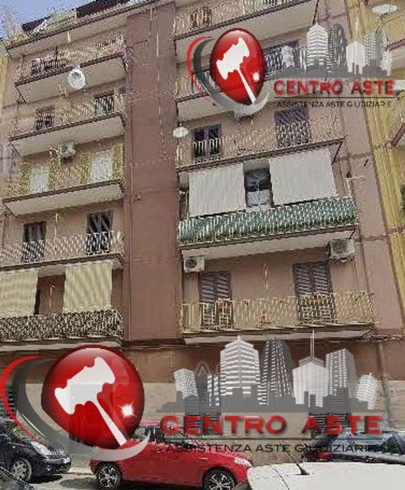 Ático de 3 habitaciónes en Taranto, Italy No. 283070