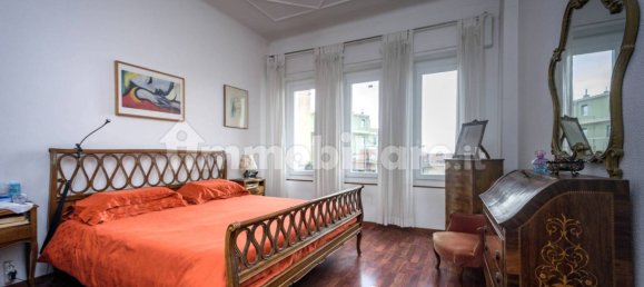 Villa de 4 dormitorios en Genoa, Italy No. 16209 16