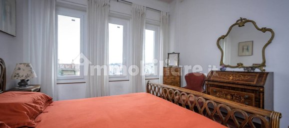 Villa de 4 dormitorios en Genoa, Italy No. 16209 17