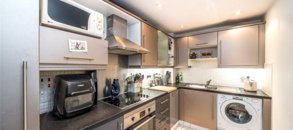 1 bedroom Apartment in London, United Kingdom No. 12847 4