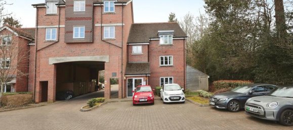 2 bedrooms Apartment in Watford, United Kingdom No. 6811 32