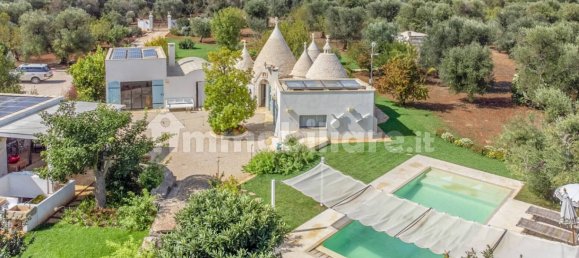 5 bedrooms Villa in Ceglie Messapica, Italy No. 287179 9